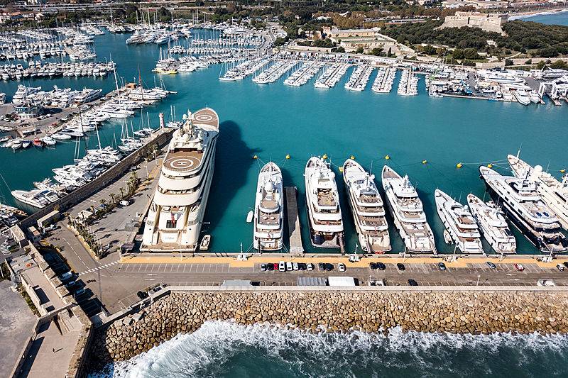 TRANSFERT DU PORT VAUBAN D'ANTIBES VERS LES ILES DE LERINS